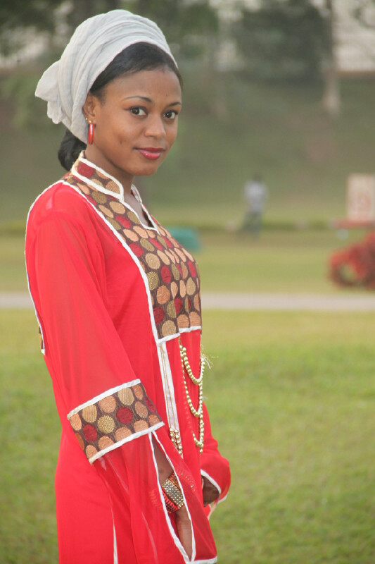 wiki:actress:fati_ladan:fati_ladan_in_red.jpg